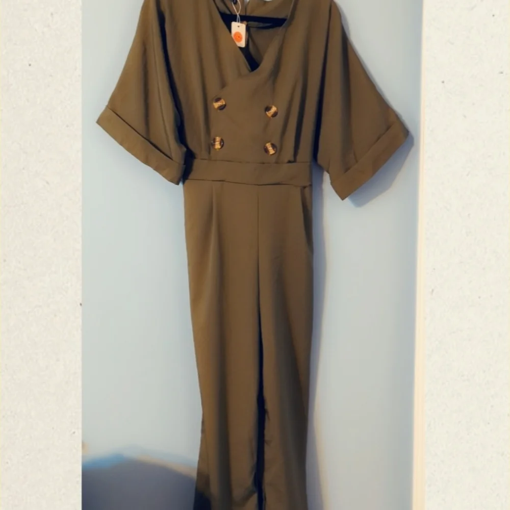 Jumpsuits ❤️ - Picture 1 of 4